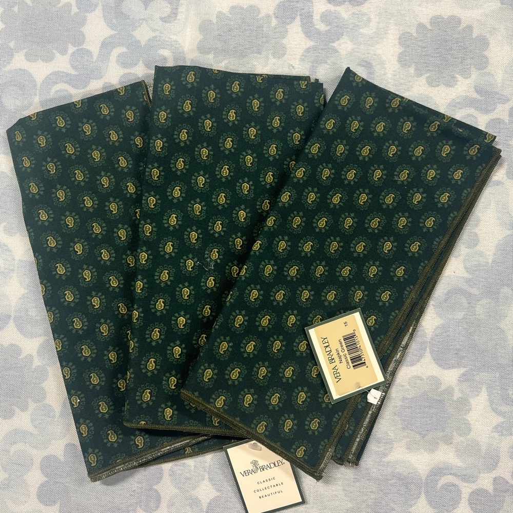 NWT Vera Bradley CLASSIC GREEN Napkin. THREE